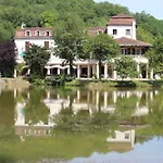 Etang Des Reynats Hotel
