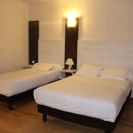 Отель Etang Des Reynats 2*