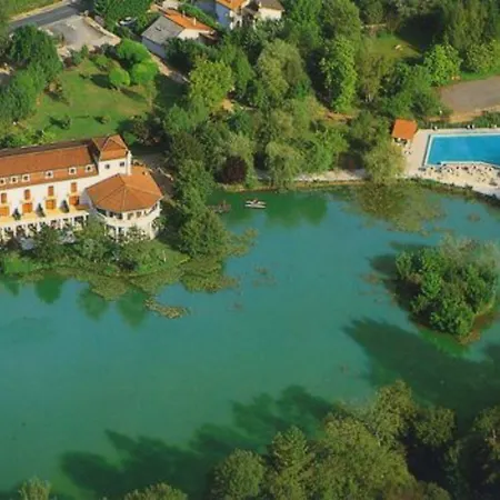 Etang Des Reynats Отель Шанселад