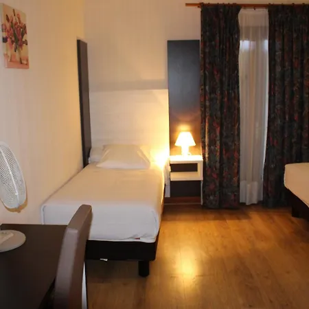 Etang Des Reynats Hotel