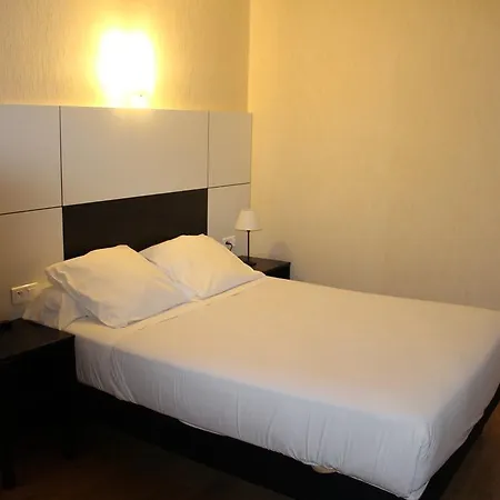 Etang Des Reynats Hotel 2*